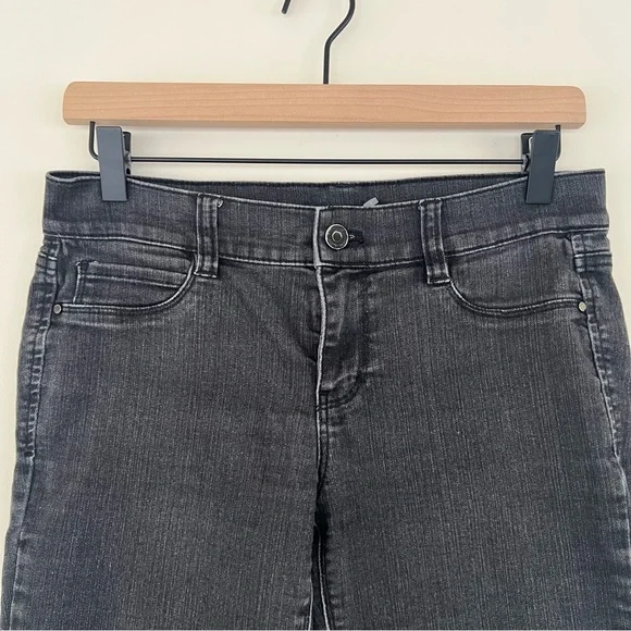 White House Black Market Women’s Skinny Leg Jeans - Picture 3 of 8